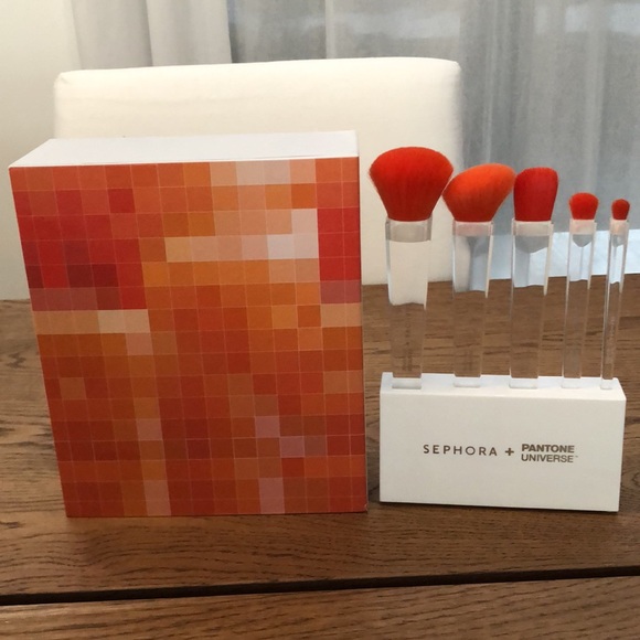Sephora + Pantone Brush set, with original box and display case - Picture 5 of 5